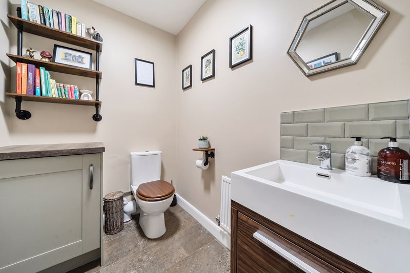 W/C- click for photo gallery